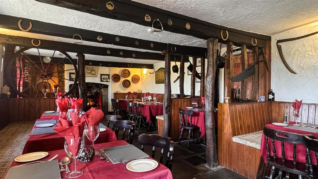 Restaurant 2.jpg