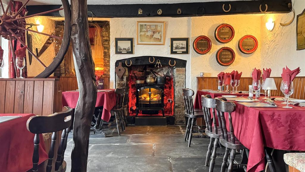 Restaurant 3.jpg