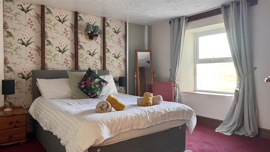 Rooms 1.jpg