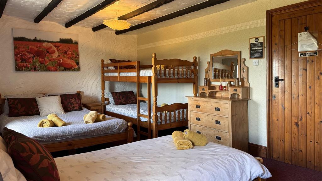 Rooms 6.jpg