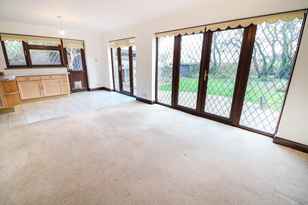 Kitchen/Living Area