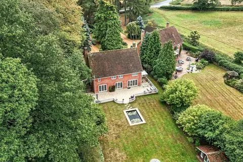4 bedroom detached house for sale - View 5