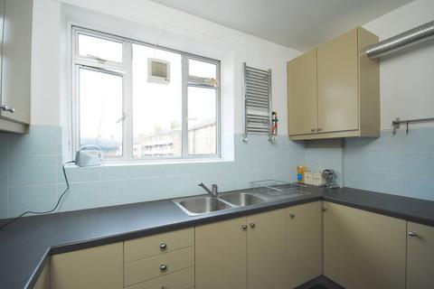 4 bedroom flat to rent, Jebb Avenue, Brixton Hill, London, SW2