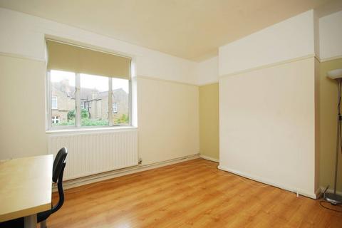 4 bedroom flat to rent, Jebb Avenue, Brixton Hill, London, SW2