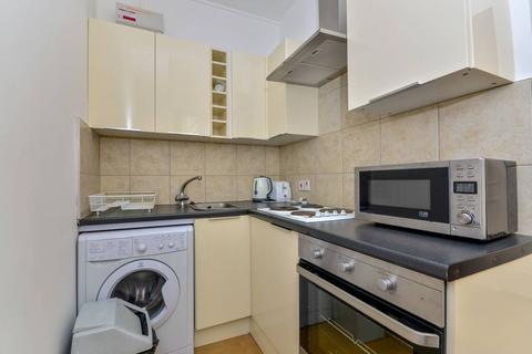 Studio to rent, Collingham Place, South Kensington, London, SW5