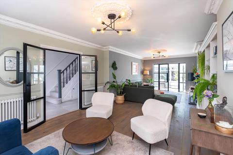52 Robin Hood Lane, London, SW15 3PX
