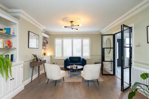 52 Robin Hood Lane, London, SW15 3PX