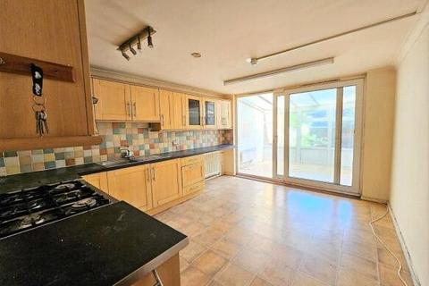 undefined, Glendale Road, Northfleet, Gravesend, Kent, DA11