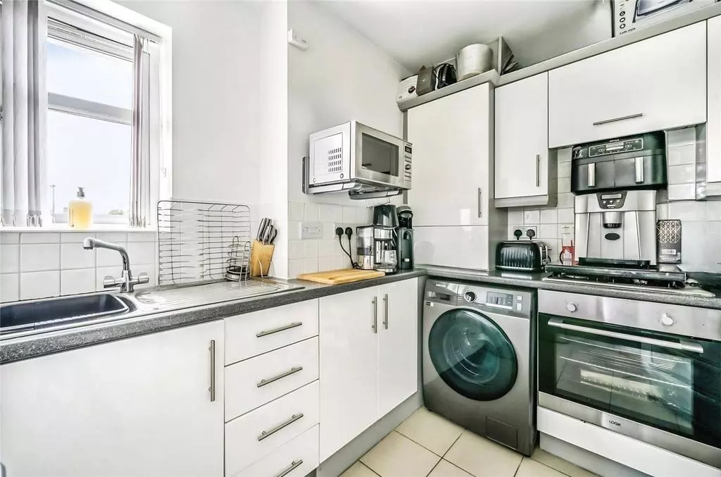 2 bedroom apartment for sale - Photo 9