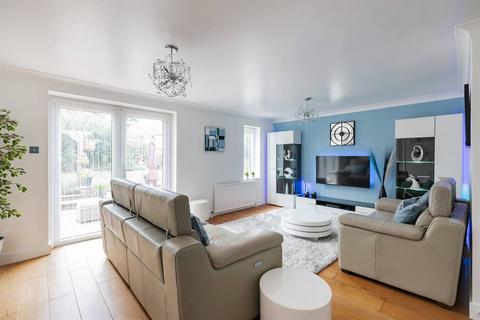 4 bedroom detached house for sale, Selbey Close, Herne Bay