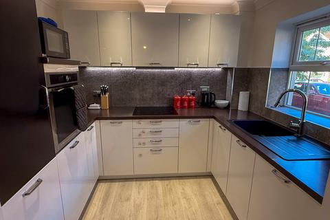 undefined, Jago Court, Newbury, RG14