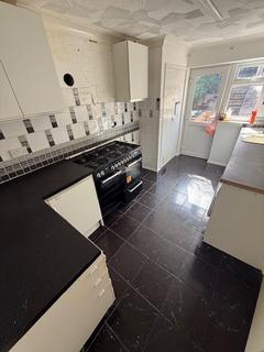 4 bedroom house to rent, Poole, BH12