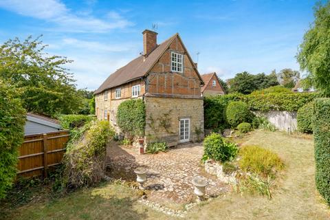 4 bedroom detached house for sale, Gable Cottage, Dinton