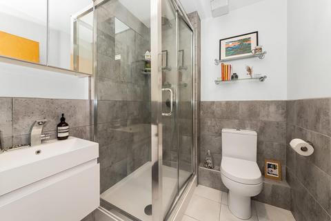 14 Hayes Grove, London, SE22 8DF