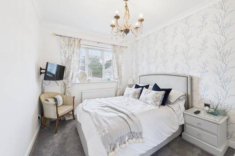 undefined, Queens Avenue, Feltham, Middlesex, TW13
