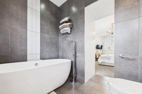 50 Queens Avenue, Feltham, TW13 7NU