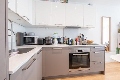undefined, 251 Southwark Bridge Road, London, se1