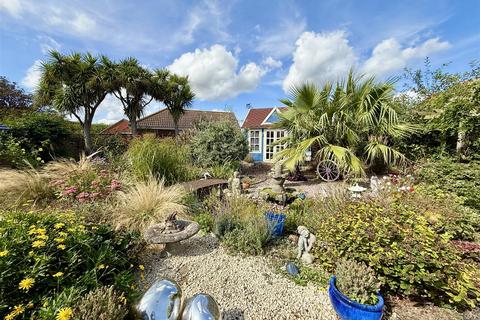 6 bedroom detached bungalow for sale, Anne Stannard Way, Bacton NR12