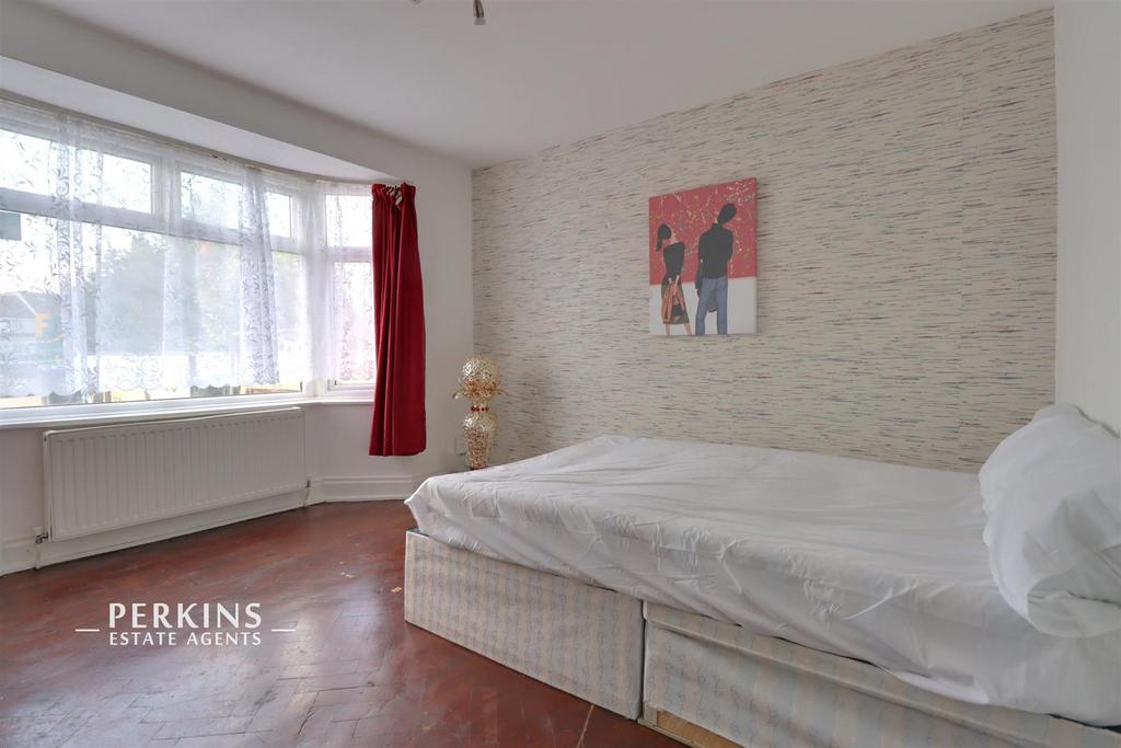 BED 4.jpg