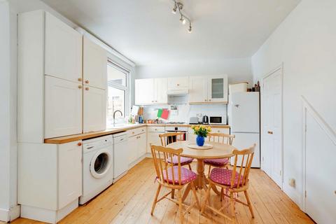 9 Convent Gardens, London, W5 4UT