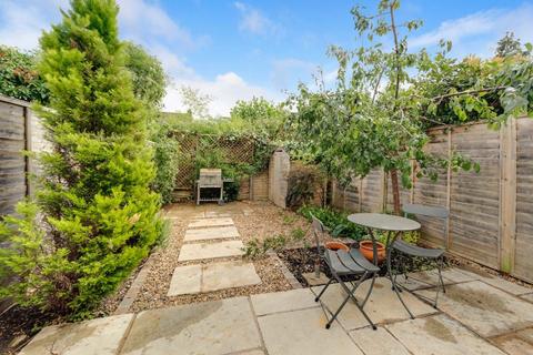 9 Convent Gardens, London, W5 4UT