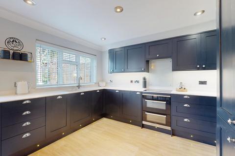 4 bedroom detached house for sale, Windsor Road, Gravesend, DA12