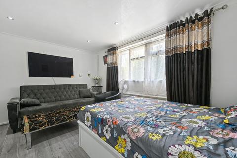 undefined, Swan Road, Southall, UB1