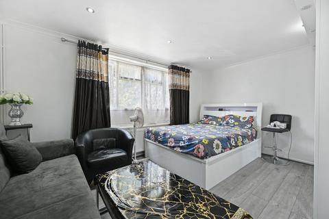 undefined, Swan Road, Southall, UB1