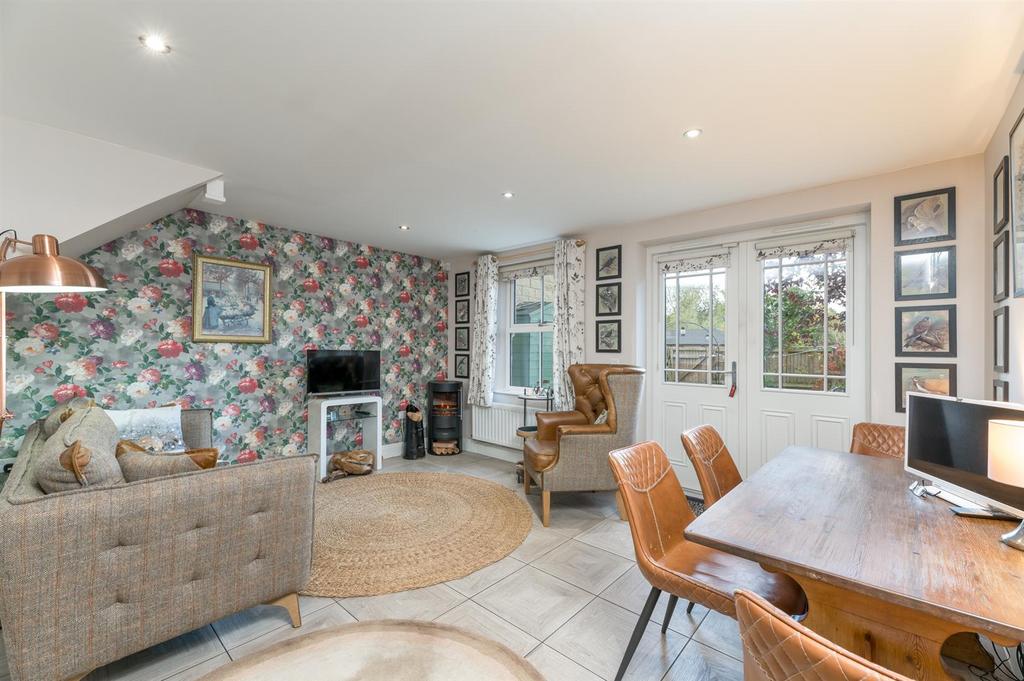 Sitting & Dining Room