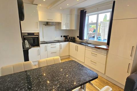 7 Fairfield Road, Wordsley, Stourbridge, DY8 5UL