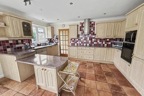 4 bedroom detached bungalow for sale, HORSELL