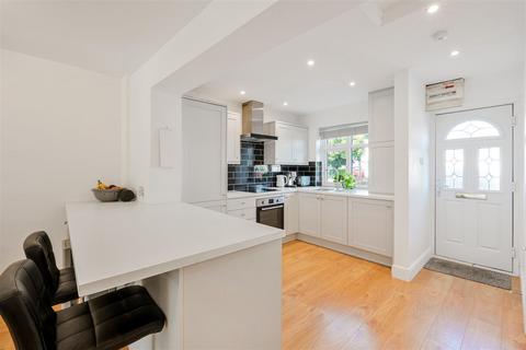 3 bedroom terraced house for sale, Horton Hill, Epsom