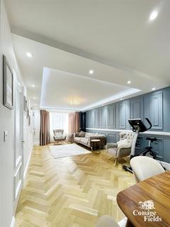 2 bedroom property to rent, Babington Road, Hornchurch, RM12