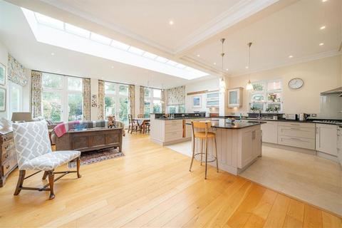 undefined, Cromwell Road, Teddington TW11