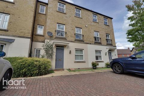 4 bedroom terraced house to rent, Ripley Close, Kingsmead