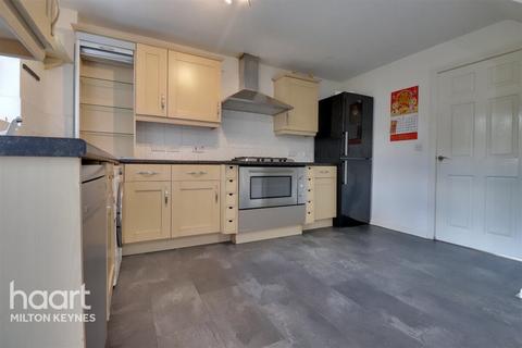 4 bedroom terraced house to rent, Ripley Close, Kingsmead