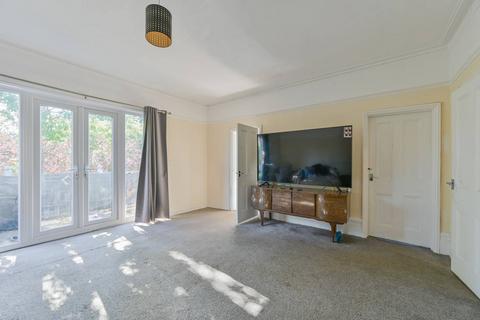 undefined, Mitcham Park, Mitcham, CR4
