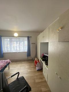 3 bedroom house share to rent, Cranborne Road,  Barking, IG11