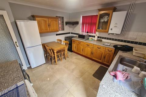2 bedroom semi-detached bungalow for sale, Northfield Close, Aldershot