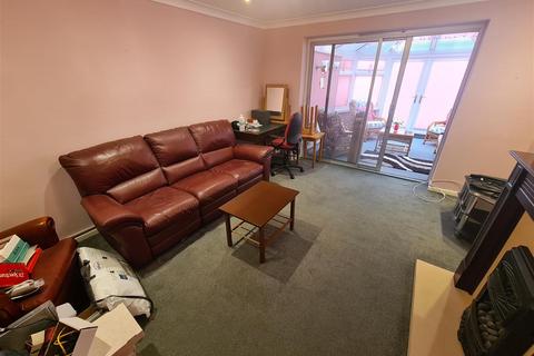 2 bedroom semi-detached bungalow for sale, Northfield Close, Aldershot
