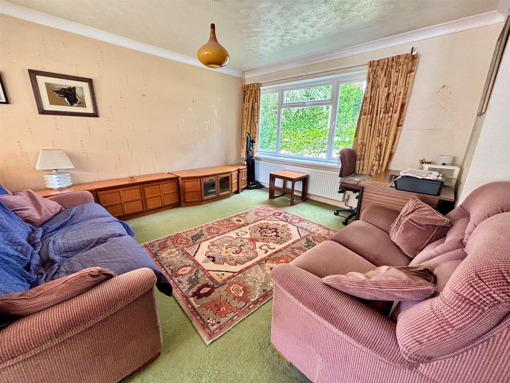 Living Room.jpg