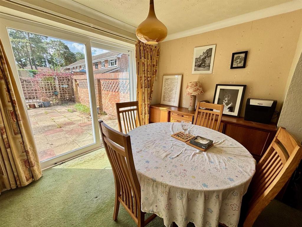 Dining Room.jpg