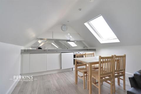 undefined, Greenford, UB6