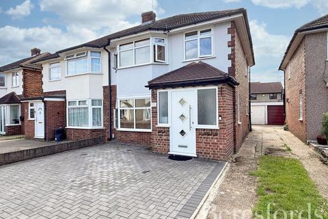 undefined, Wells Gardens, Rainham, RM13