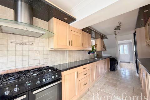 undefined, Wells Gardens, Rainham, RM13