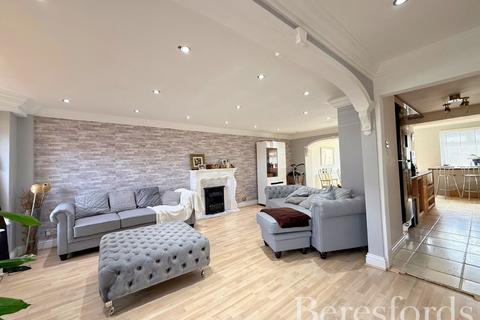 undefined, Wells Gardens, Rainham, RM13