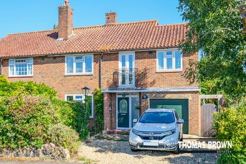 4 bedroom semi-detached house for sale, Ravensbury Road, Orpington