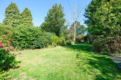 4 bedroom semi-detached house for sale, Ravensbury Road, Orpington