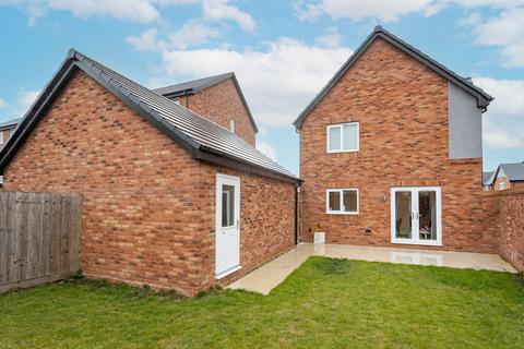 3 bedroom detached house for sale, Hillcrest Road, Burton On Trent DE13