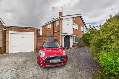 Richmond Crescent, Vicars Cross, CH3